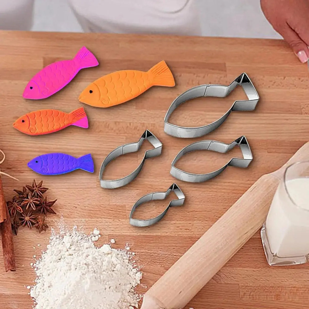 4pcs Fish Cookware Stainless Steel Biscuit Mold Cookie Cutter Fondant Cake Decorating Tools