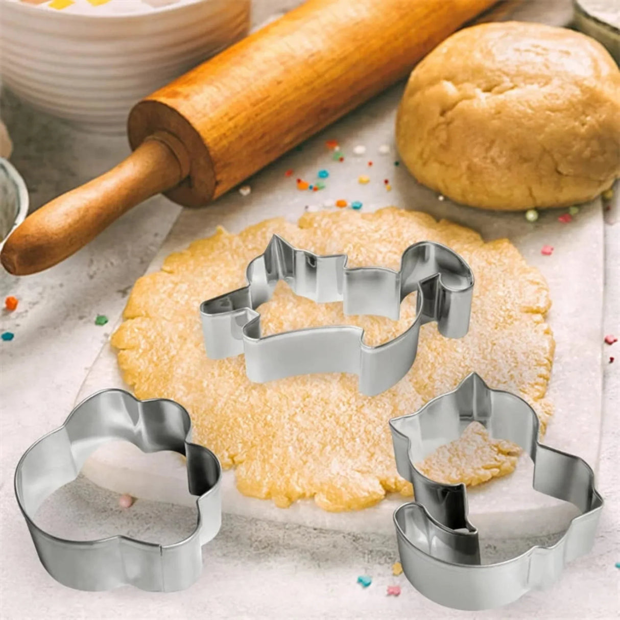 LMETJMA 9Pcs Cute Cat Shaped Cookie Cutter Set Stainless Steel Cat Cookie Biscuits Cutter Molds DIY Baking Fondant Cutter JT382