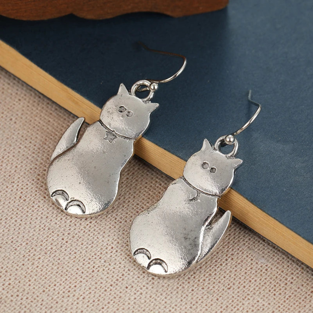 Cute cat earrings, holiday jewelry for women's holiday