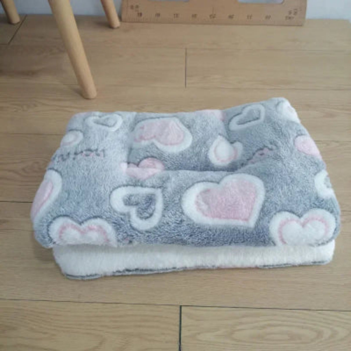 Seasonal Autumn and Winter Thick Pet Mats Cat Mats Dog Mats Blankets Pet Beds Sleeping Mats Seat Cushions Cloth Seat Cushion