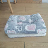 Seasonal Autumn and Winter Thick Pet Mats Cat Mats Dog Mats Blankets Pet Beds Sleeping Mats Seat Cushions Cloth Seat Cushion