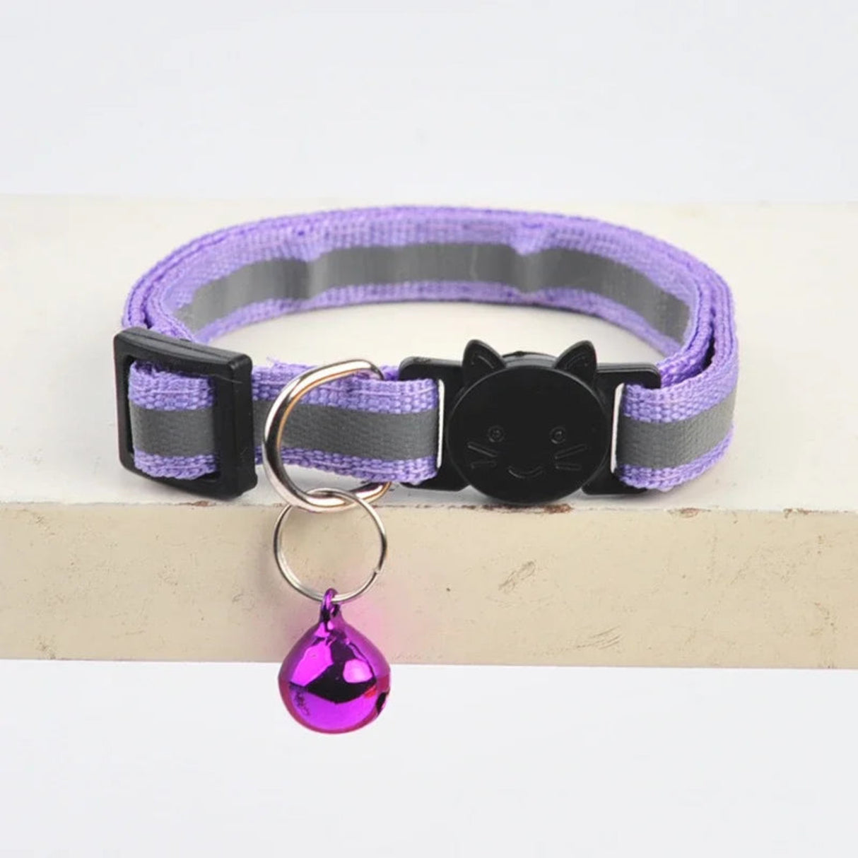 Reflective Nylon Dog Collar Night Safety Flashing Light Up Adjustable Dog Leash Pet Collar for Cats and Small Dogs Pet Supplies