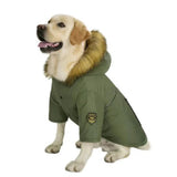 Chaqueta de invierno con capucha para perros, cálida y resistente al agua, con cuello de piel, ropa navideña para perros con insignia, accesorios más gruesos para perros grandes